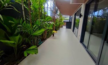 With Swimming Pool Luxurious 3Storey Single House & Lot for Sale in Merville Subdivision Parañaque City