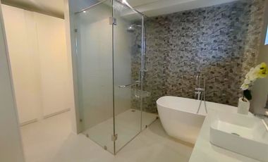 With Swimming Pool Luxurious 3Storey Single House & Lot for Sale in Merville Subdivision Parañaque City