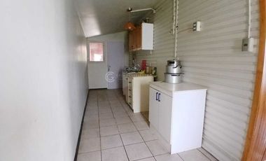 CASA 4 DORMITORIOS EN VILLA ENTRE LAGOS, FRANCKE