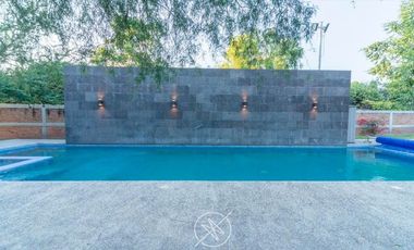 Casa de lujo en Venta en Jurica con amplio jardín y canchas deportivas