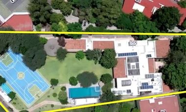 Casa de lujo en Venta en Jurica con amplio jardín y canchas deportivas