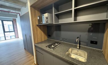 Estudio/Loft sin muebles en la Nápoles CW 25-685