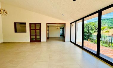 CASA EN VENTA EN LAS CAÑADAS
