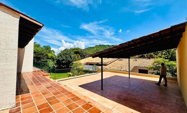 CASA EN VENTA EN LAS CAÑADAS