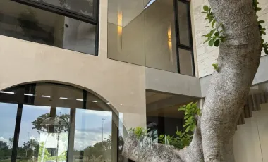 CASA EN VENTA  EN MERIDA LISTA PARA ENTREGA FRENTE AL CAMPO DE GOLF