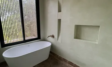 CASA EN VENTA  EN MERIDA LISTA PARA ENTREGA FRENTE AL CAMPO DE GOLF