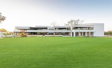 CASA EN VENTA  EN MERIDA LISTA PARA ENTREGA FRENTE AL CAMPO DE GOLF