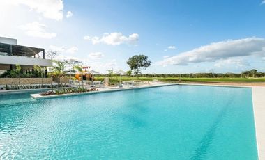 CASA EN VENTA  EN MERIDA LISTA PARA ENTREGA FRENTE AL CAMPO DE GOLF