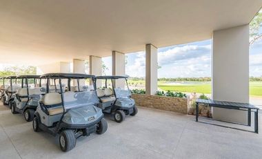 HOUSE FOR SALE IN MERIDA YUCATAN WITH GOLF COURSE VIEW