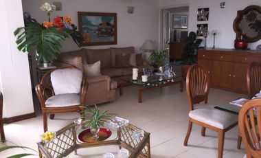 LINDO Y COMODO APARTAMENTO. EXCELENTE UBICACION