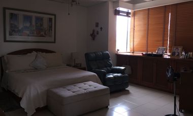 LINDO Y COMODO APARTAMENTO. EXCELENTE UBICACION