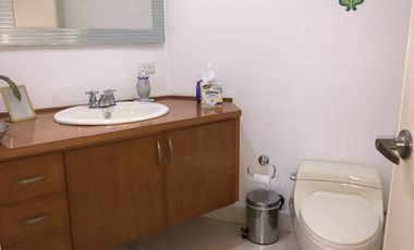 LINDO Y COMODO APARTAMENTO. EXCELENTE UBICACION