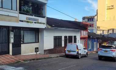 VENDO CASA LOTE EN EL CENTRO DE VILLAVICENCIO A UNOS METROS DE LA ALCALDIA