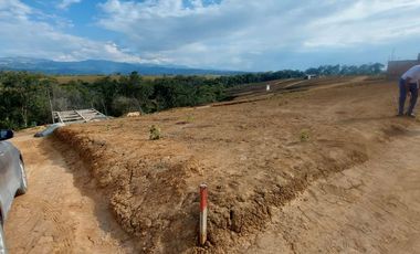 EN VENTA LINDO LOTE ESQUINERO URBANO LLANOS  DE MORINDA