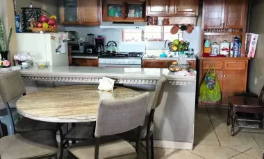 Vendo casa en  Cerro Colorado a pie de carretera