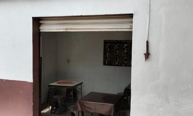 Vendo casa en  Cerro Colorado a pie de carretera