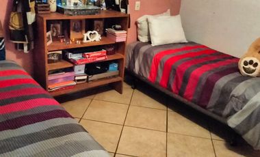 Vendo casa en  Cerro Colorado a pie de carretera