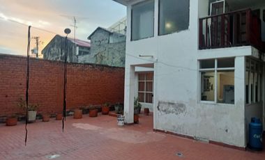 EN VENTA CASA EN EL BARRIO SANTA CLARA