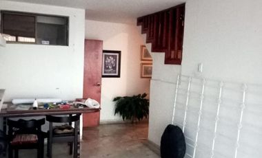 EN VENTA CASA EN EL BARRIO SANTA CLARA