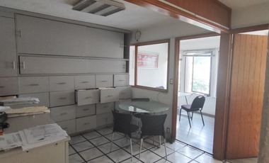 Se vende oficina de 76 m2 , en Boulevard Benito Juarez,  Col. Centro en Cuernavaca, Mor.