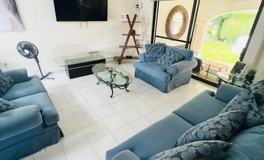 CASA CON GRAN JARDIN Y ACCESO DIRECTO AL CLUB DE GOLF