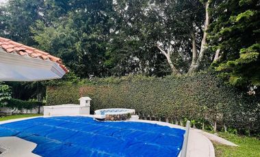 CASA CON GRAN JARDIN Y ACCESO DIRECTO AL CLUB DE GOLF