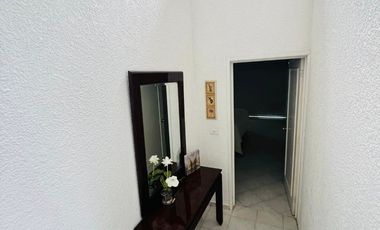 CASA CON GRAN JARDIN Y ACCESO DIRECTO AL CLUB DE GOLF