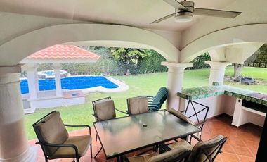 CASA CON GRAN JARDIN Y ACCESO DIRECTO AL CLUB DE GOLF