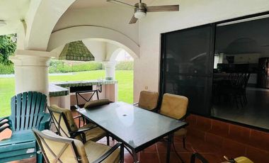 CASA CON GRAN JARDIN Y ACCESO DIRECTO AL CLUB DE GOLF