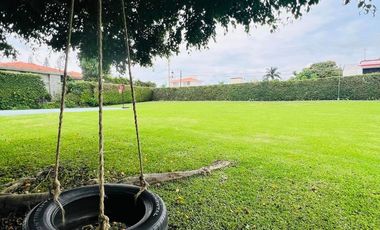 CASA CON GRAN JARDIN Y ACCESO DIRECTO AL CLUB DE GOLF