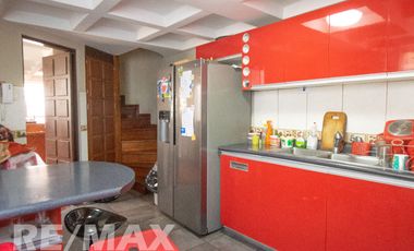 VENTA DE AMPLIO DUPLEX MAS AIRES EN SURCO RESIDENCIAL AC 202 M2