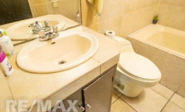 VENTA DE AMPLIO DUPLEX MAS AIRES EN SURCO RESIDENCIAL AC 202 M2