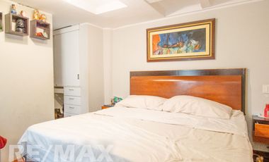 VENTA DE AMPLIO DUPLEX MAS AIRES EN SURCO RESIDENCIAL AC 202 M2