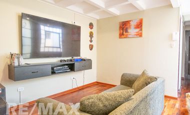 VENTA DE AMPLIO DUPLEX MAS AIRES EN SURCO RESIDENCIAL AC 202 M2