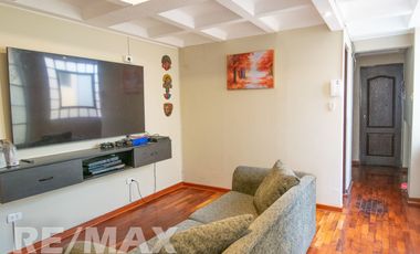 VENTA DE AMPLIO DUPLEX MAS AIRES EN SURCO RESIDENCIAL AC 202 M2