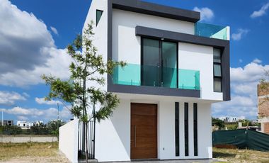 Casa nueva en venta en coto Nogal de Parques Vallarta Zapopan