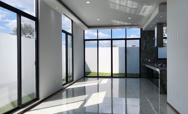 Casa nueva en venta en coto Nogal de Parques Vallarta Zapopan