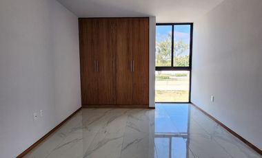 Casa nueva en venta en coto Nogal de Parques Vallarta Zapopan