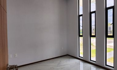 Casa nueva en venta en coto Nogal de Parques Vallarta Zapopan