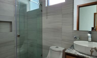 Casa nueva en venta en coto Nogal de Parques Vallarta Zapopan