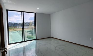 Casa nueva en venta en coto Nogal de Parques Vallarta Zapopan