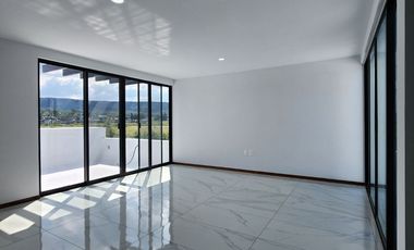 Casa nueva en venta en coto Nogal de Parques Vallarta Zapopan