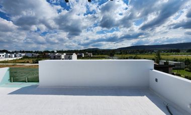 Casa nueva en venta en coto Nogal de Parques Vallarta Zapopan