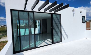 Casa nueva en venta en coto Nogal de Parques Vallarta Zapopan