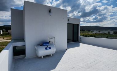 Casa nueva en venta en coto Nogal de Parques Vallarta Zapopan