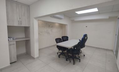 Se vende propiedad con uso de suelo comercial: Oficina con taller