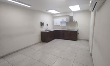 Se vende propiedad con uso de suelo comercial: Oficina con taller