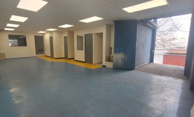 Se vende propiedad con uso de suelo comercial: Oficina con taller