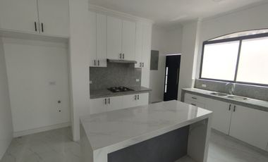 ALQUILO CASA VIA A SAMBORONDON