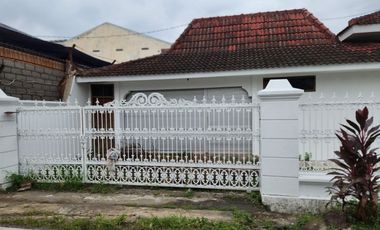 Dijual Rumah Hook Jalan Apel Jajar Surakarta Solo Jawa Tengah Lokasi Strategis Nyaman Siap Huni